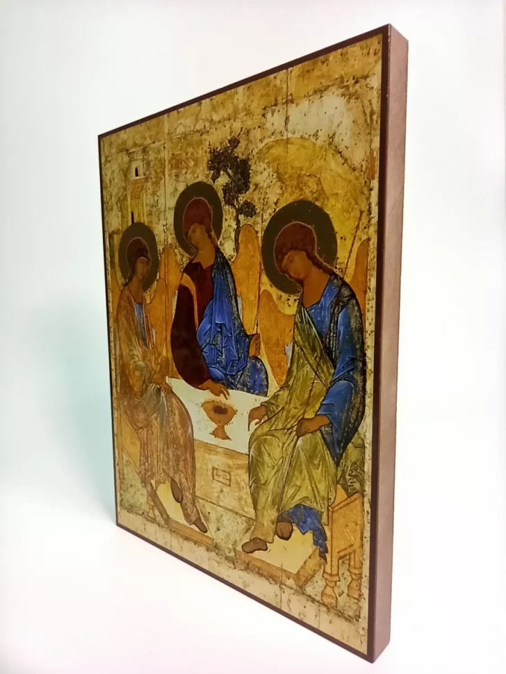 Икона Святая Троица в киоте
